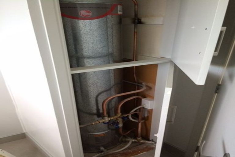 Photo of property in 9 Seaview Road, Castor Bay, Auckland, 0620