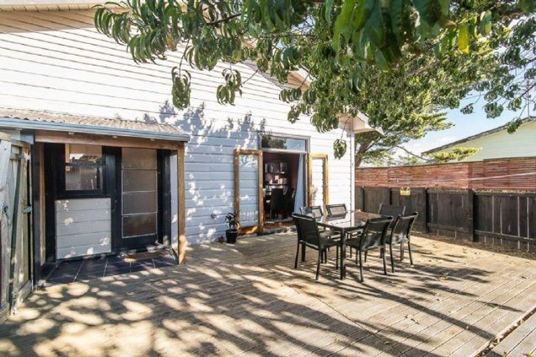 Photo of property in 111 Arawhata Road, Paraparaumu, 5032