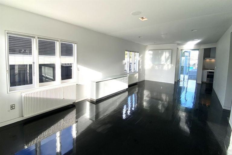 Photo of property in 100 Esplanade, Sumner, Christchurch, 8081