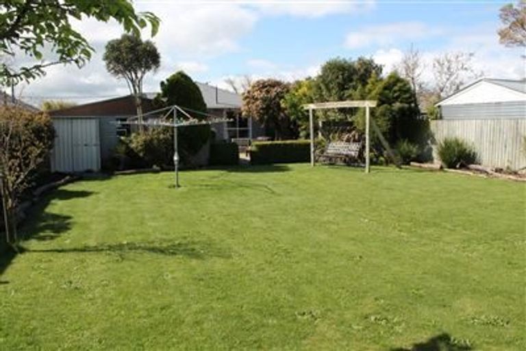 Photo of property in 3 Fairmile Place, Russley, Christchurch, 8042
