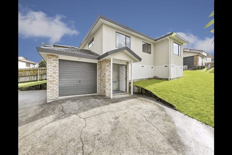 Photo of property in 25 Quincey Place, Massey, Auckland, 0614