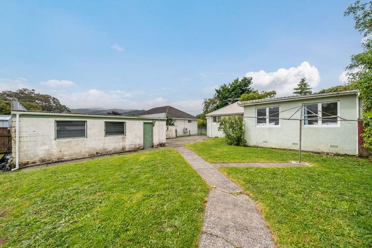Photo of property in 35 Routley Crescent, Elderslea, Upper Hutt, 5018