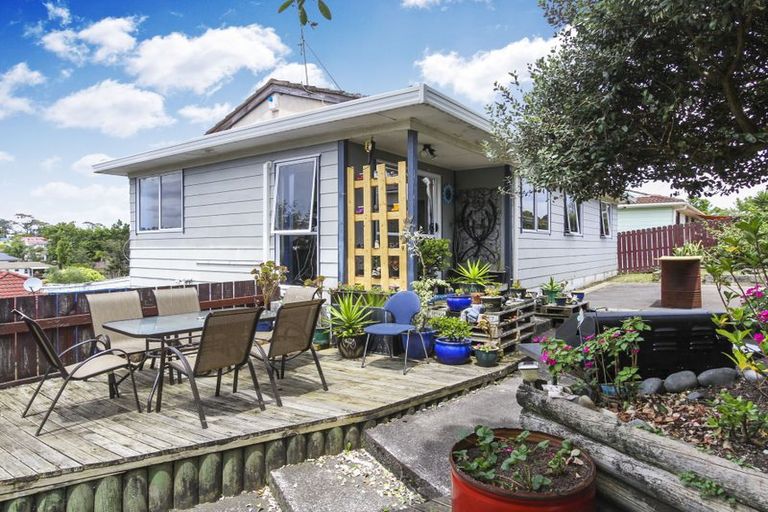 Photo of property in 1/14 Chislehurst Street, Henderson, Auckland, 0612