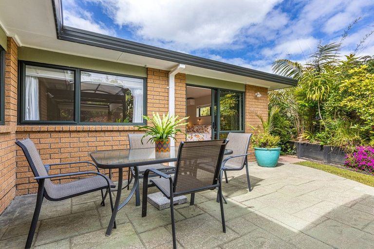 Photo of property in 1 Astor Place, Orewa, 0931