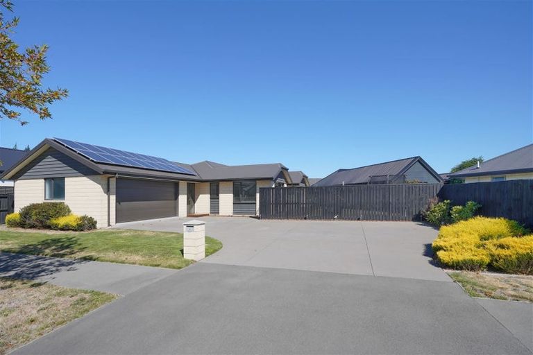 Photo of property in 4 Kohunga Crescent, Bottle Lake, Christchurch, 8083