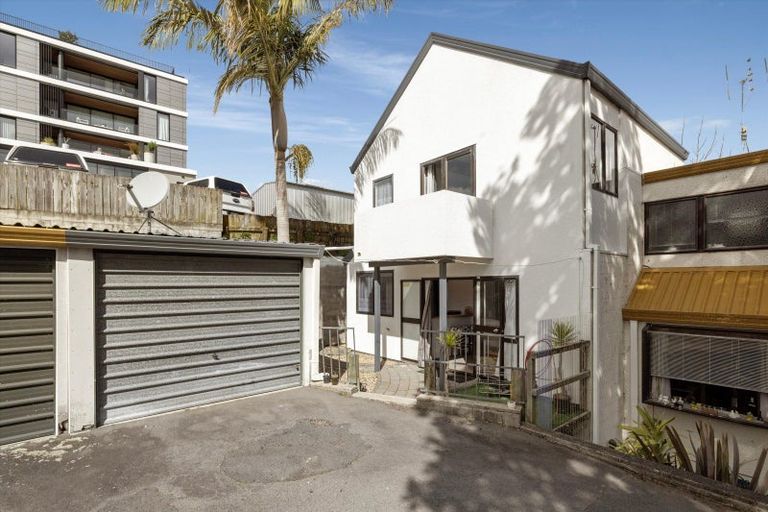 Photo of property in 4b Sheath Street, Tauranga, 3110