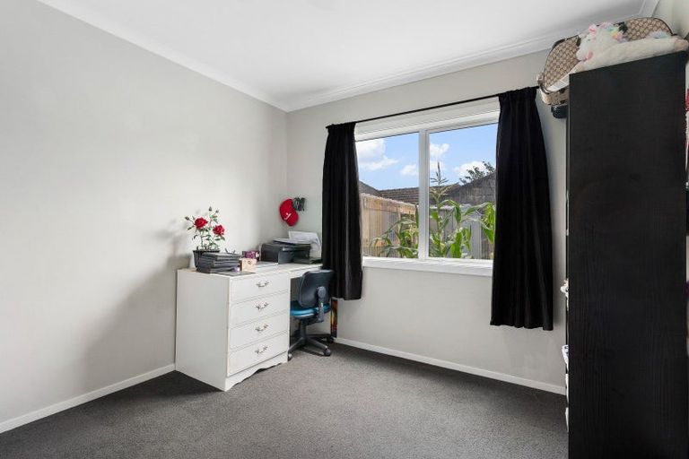 Photo of property in 209a Waddington Drive, Naenae, Lower Hutt, 5011