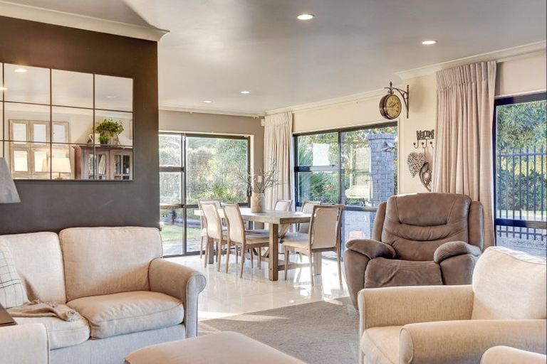 Photo of property in 122 Fitzherbert Avenue, Tawhero, Whanganui, 4501