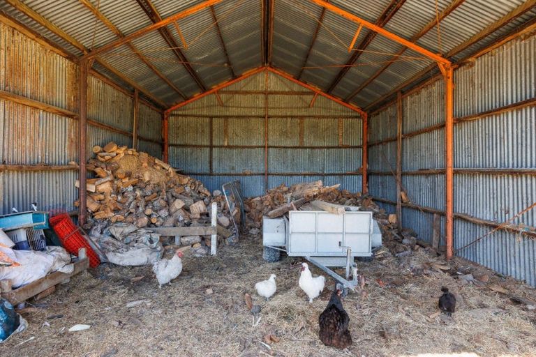 Photo of property in 807 Kaimatarau Road, Rongotea, Palmerston North, 4473