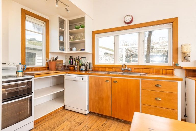 Photo of property in 58 Wiggins Street, Sumner, Christchurch, 8081