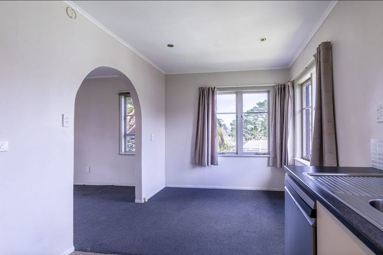 Photo of property in 51 Tirimoana Road, Te Atatu South, Auckland, 0602