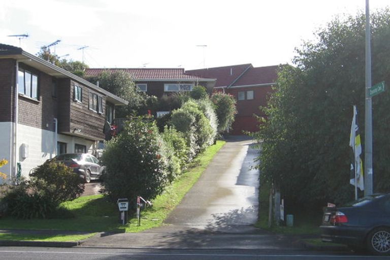 Photo of property in 1/88 Gosford Drive, Botany Downs, Auckland, 2010