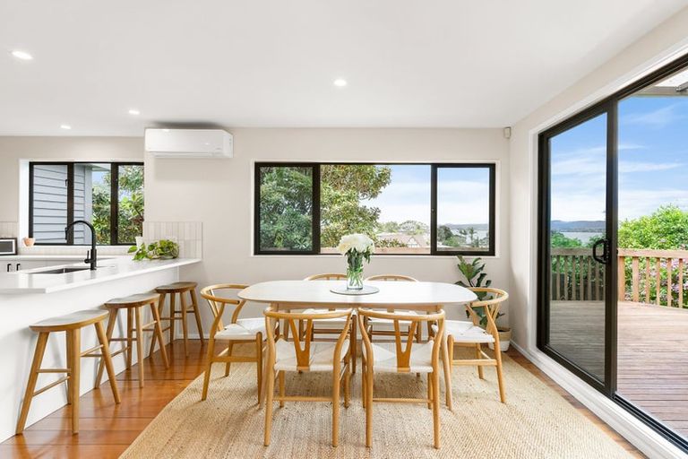 Photo of property in 122 Island Bay Road, Beach Haven, Auckland, 0626