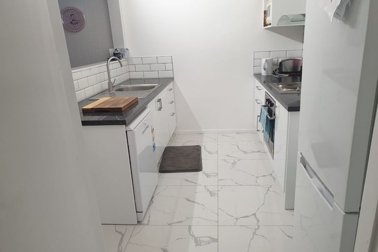 Photo of property in 35 Hanson Grove, Stokes Valley, Lower Hutt, 5019