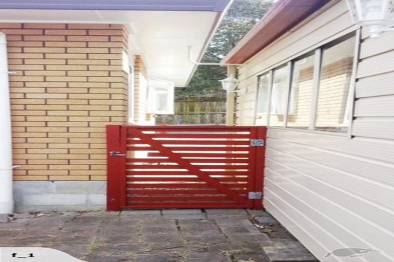 Photo of property in 11 Kearney Place, Massey, Auckland, 0614