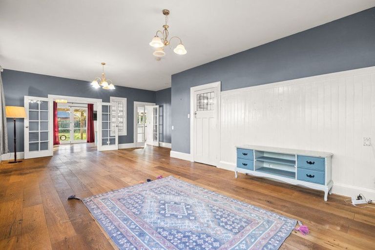 Photo of property in 243 Edgeware Road, Edgeware, Christchurch, 8013