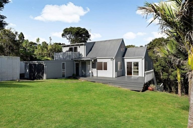 Photo of property in 28 Emlyn Place, Torbay, Auckland, 0630