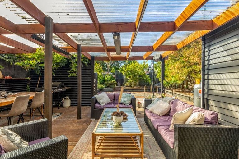 Photo of property in 56 Bowhill Road, New Brighton, Christchurch, 8083