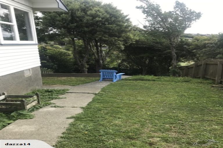 Photo of property in 35 Oswald Crescent, Paparangi, Wellington, 6037