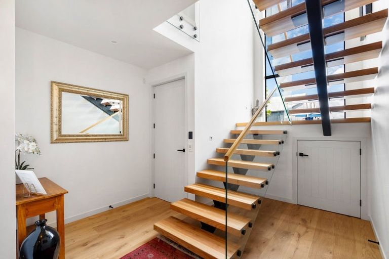 Photo of property in 27 Coronation Street, Ahuriri, Napier, 4110