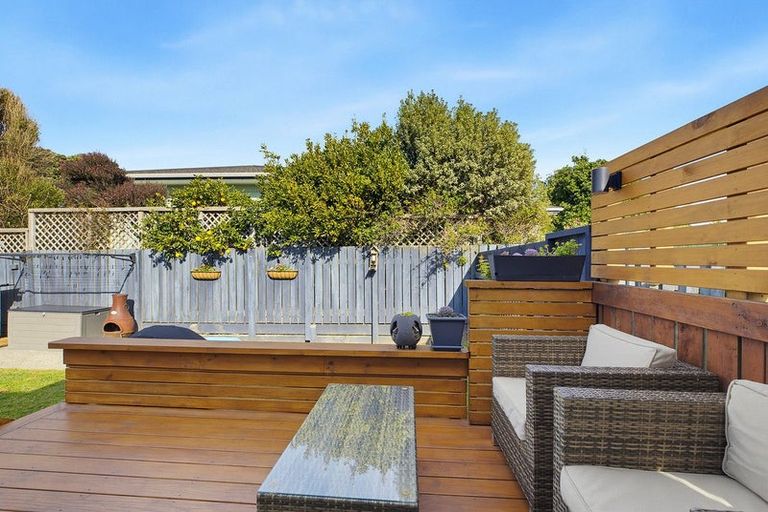 Photo of property in 110 Main Road, Titahi Bay, Porirua, 5022