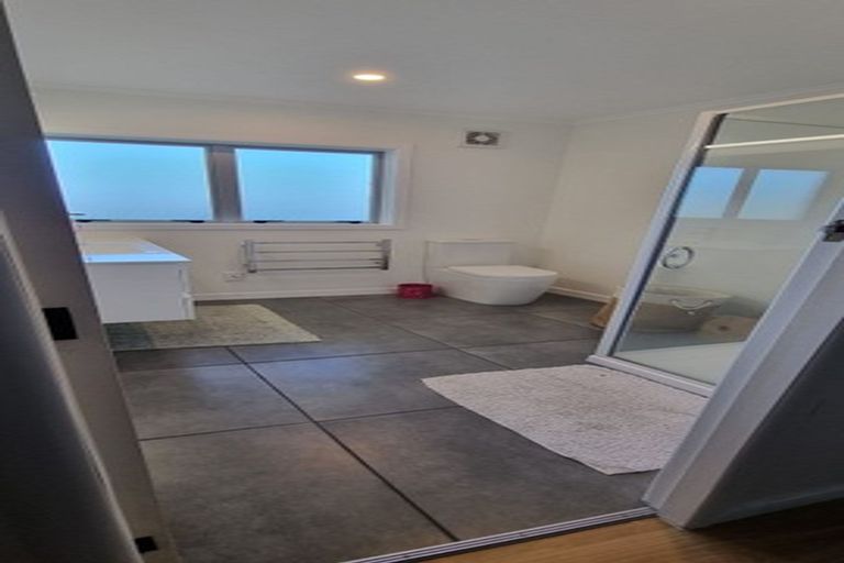 Photo of property in 11 Fenton Terrace, Cockle Bay, Auckland, 2014