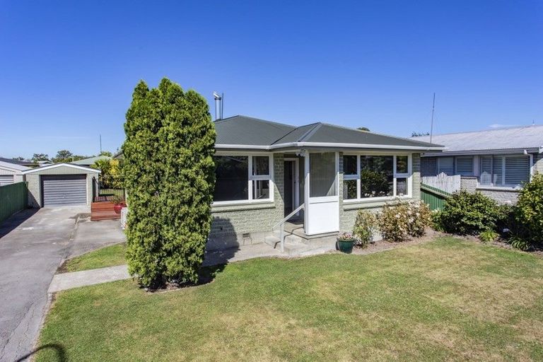 Photo of property in 13 Johns Road, Rangiora, 7400