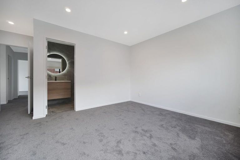Photo of property in 62a Glenmore Road, Sunnyhills, Auckland, 2010