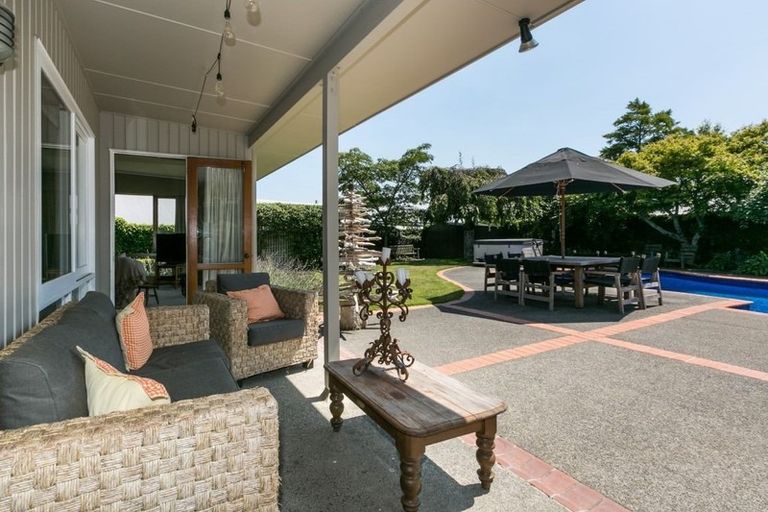 Photo of property in 37 Muritai Crescent, Havelock North, 4130