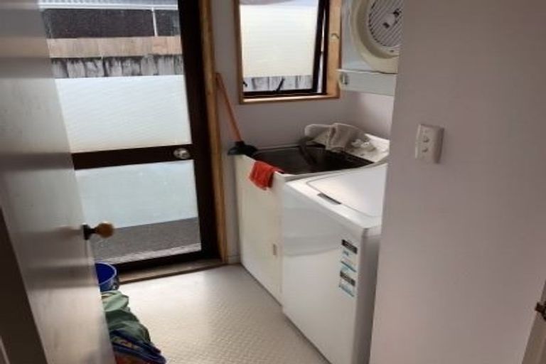 Photo of property in 1/16 Heathglen Place, Bayview, Auckland, 0629