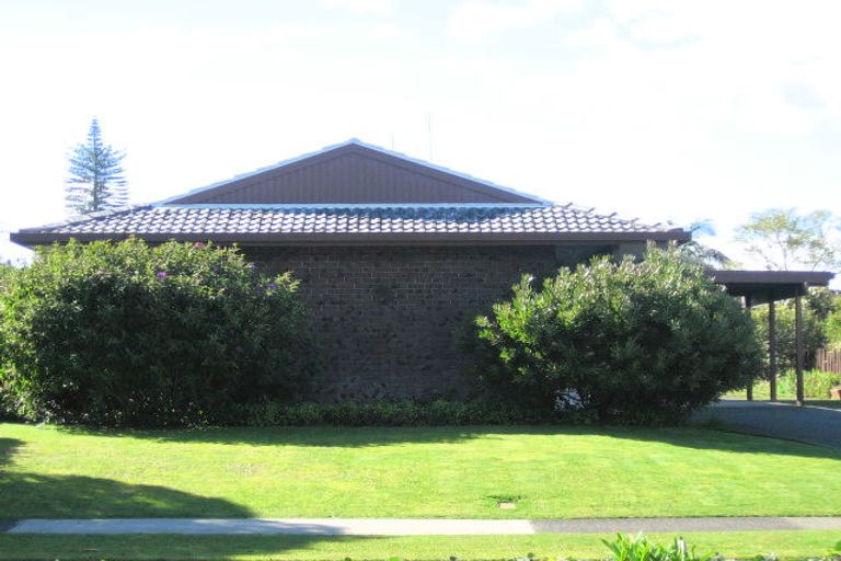 Photo of property in 76 Fairway Drive, Te Kamo, Whangarei, 0112