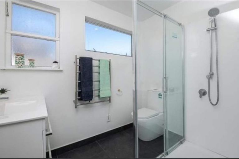 Photo of property in 220 Naenae Road, Naenae, Lower Hutt, 5011