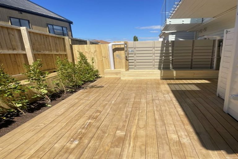 Photo of property in 6b Law Street, Torbay, Auckland, 0630