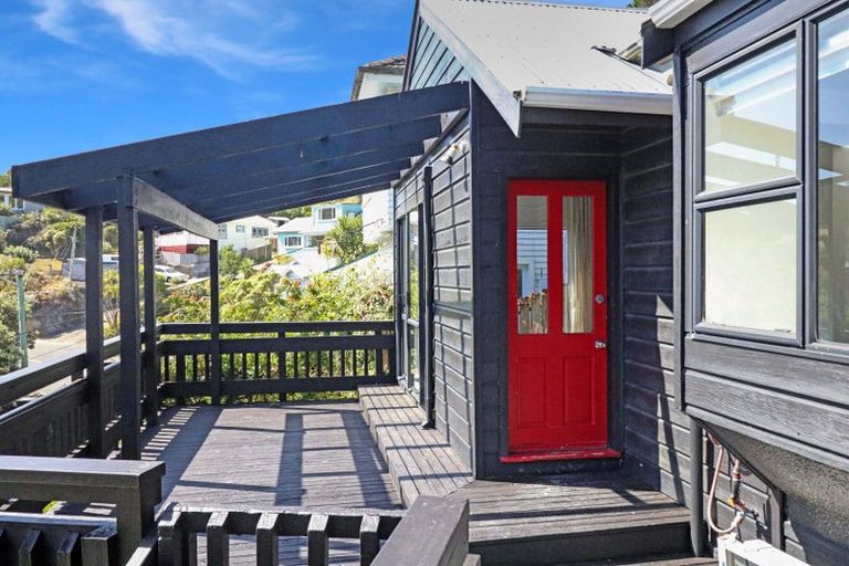 Photo of property in 113 Houghton Bay Road, Houghton Bay, Wellington, 6023