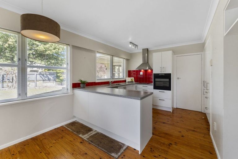 Photo of property in 13 Aorangi Road, Paraparaumu, 5032