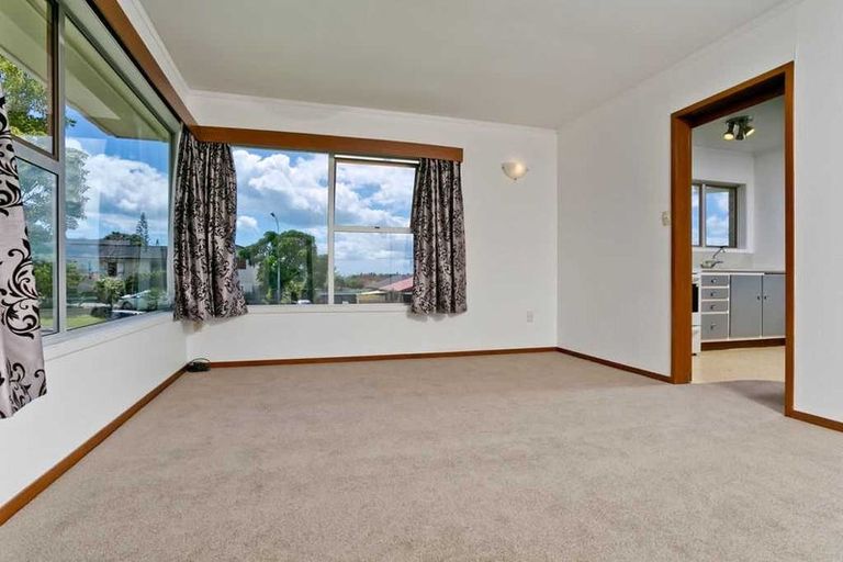 Photo of property in 1/22 Mannering Place, Hillcrest, Auckland, 0627