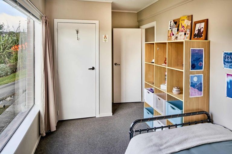 Photo of property in 16 Saint Aidans Way, Tawa, Wellington, 5028