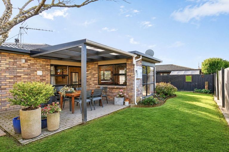 Photo of property in 67 Bowen Street, Cambridge, 3434