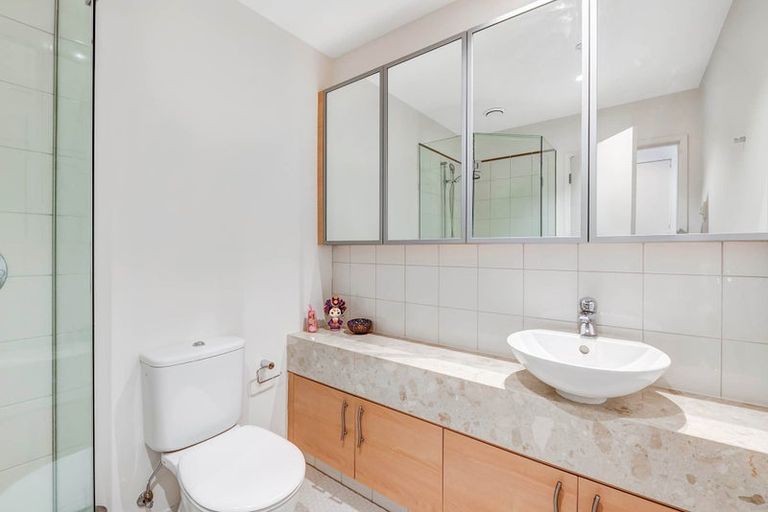 Photo of property in 507/11 Tamariki Avenue, Kelston, Auckland, 0602
