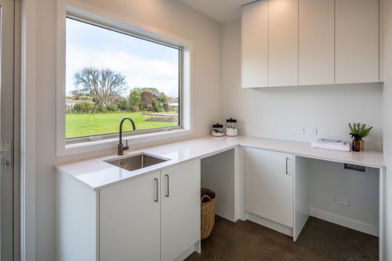 Photo of property in 13 Oates Place, Greytown, 5712