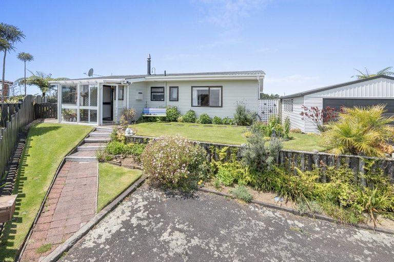 Photo of property in 5c Lindaver Grove, Merrilands, New Plymouth, 4312