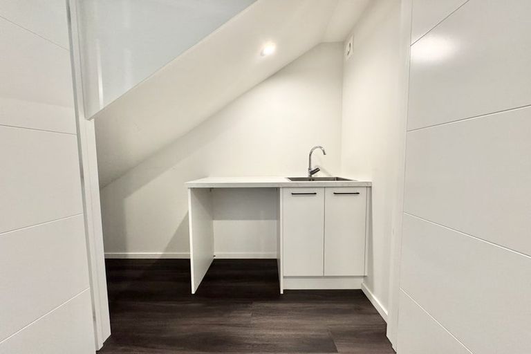 Photo of property in 2/21 Montreal Street, Sydenham, Christchurch, 8023