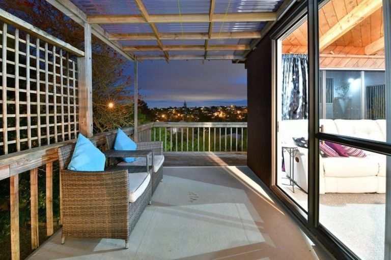 Photo of property in 504 Beach Road, Murrays Bay, Auckland, 0630