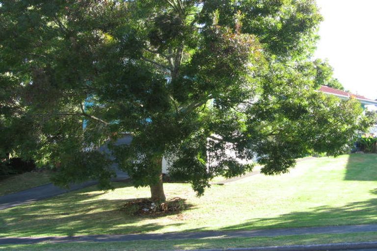 Photo of property in 4 Cottam Grove, Northcross, Auckland, 0632