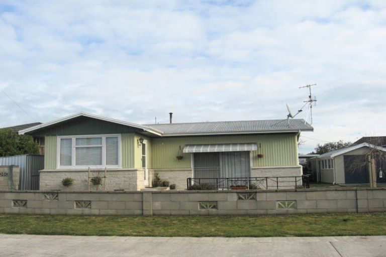 Photo of property in 703 Queen Street East, Parkvale, Hastings, 4122