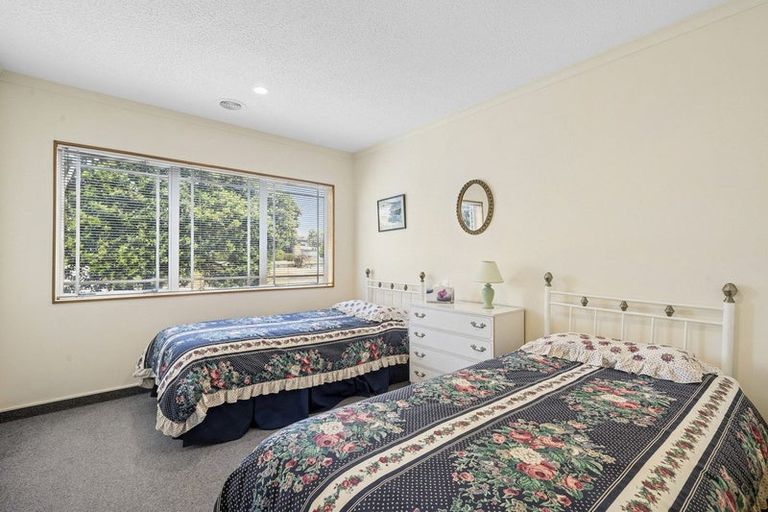Photo of property in 21 Kotuku Drive, Paraparaumu Beach, Paraparaumu, 5032