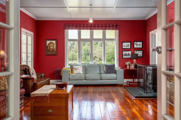 Photo of property in 977 Kakariki Road, Eketahuna, 4995