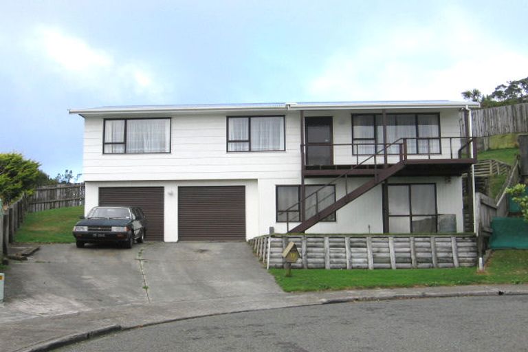 Photo of property in 11 Rice Crescent, Newlands, Wellington, 6037