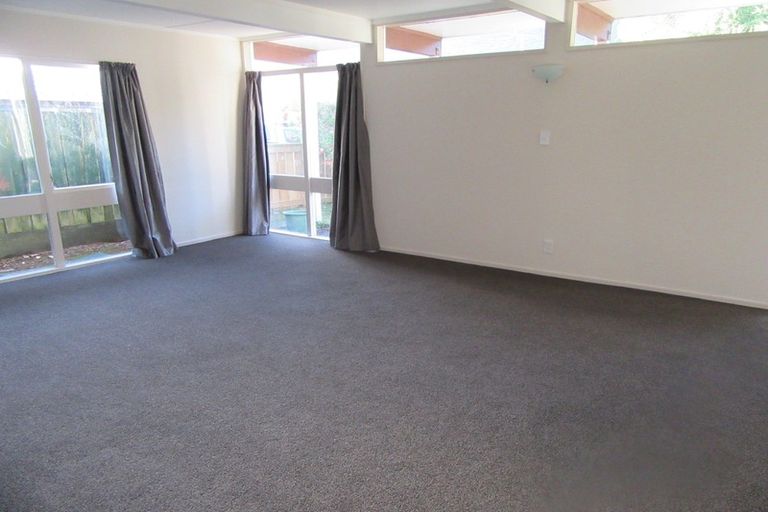 Photo of property in 16 Montana Road, Totara Park, Upper Hutt, 5018