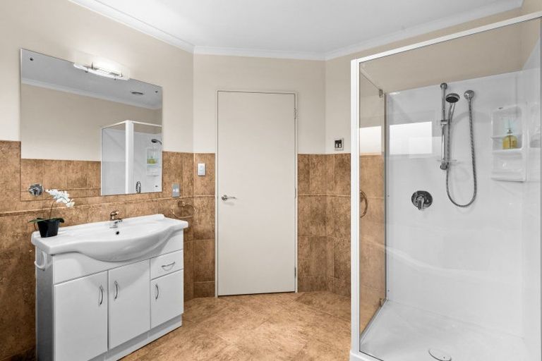 Photo of property in 9 Rutland Place, Taradale, Napier, 4112